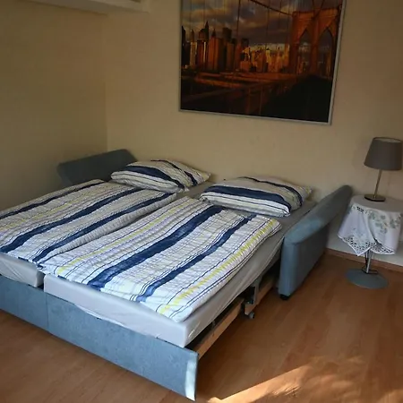 2 Zi-appartment Mit Gartennutzung 公寓 *